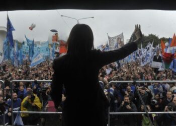 Cristina Kirchner. De impunes y prófugos: o cuando se caen las máscaras