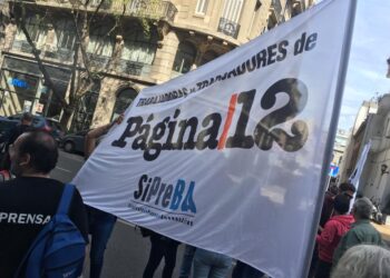 Página 12. Salarios bajo la línea de pobreza, maniobras antisindicales del Grupo Octubre