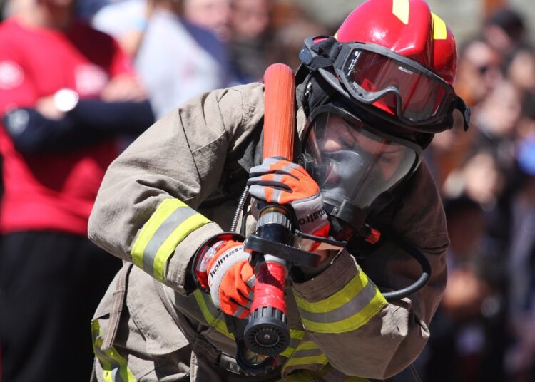 Las bomberas voluntarias: cadetas, jefas y directoras