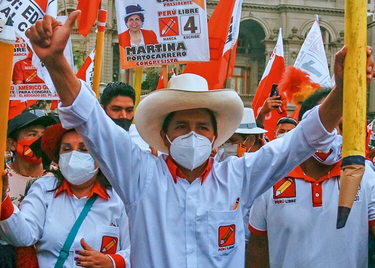 Perú: Por una diferencia ajustada, Pedro Castillo se impone sobre Keiko Fujimori