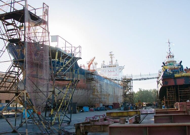 Astillero Tandanor. La Armada recibió el primer buque reparado con recursos del Fondef