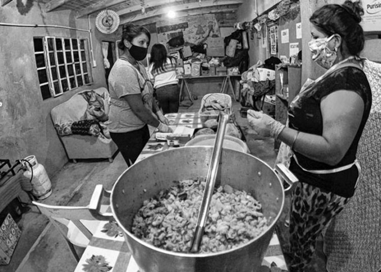 Trabajadoras de la economía popular, las más endeudadas