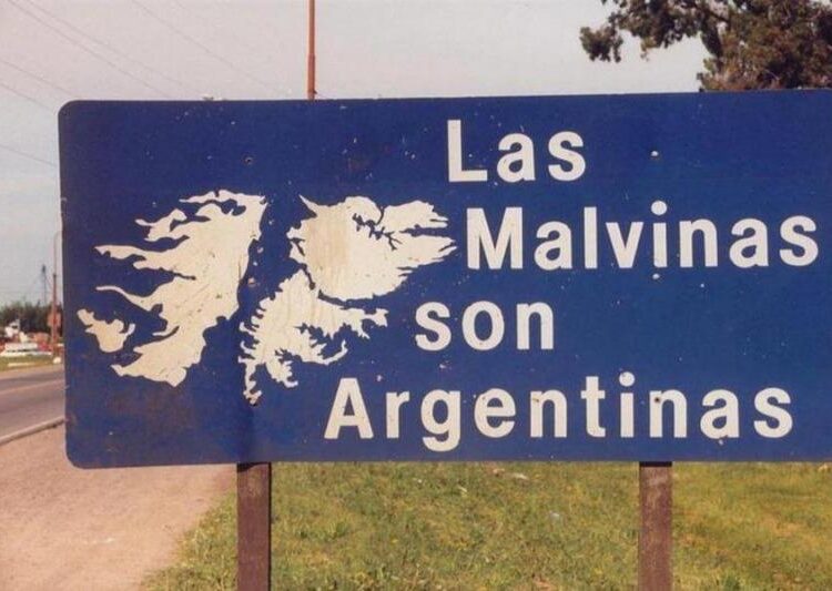 Campo intelectual, desperonización y desmalvinización. La batalla cultural por Malvinas