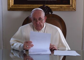 Papa Francisco: “Permitan a los países pobres garantizar las necesidades básicas de su gente y condonen esas deudas”