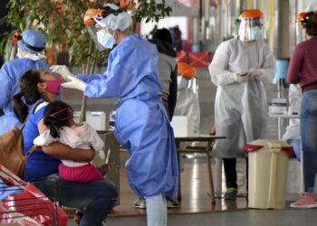 Jorge Rachid: “La variante Ómicron va a seguir creciendo esta semana y la próxima, después va a caer abruptamente”