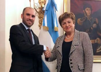 Fuerte ajuste del gasto estatal antes de acordar con el FMI