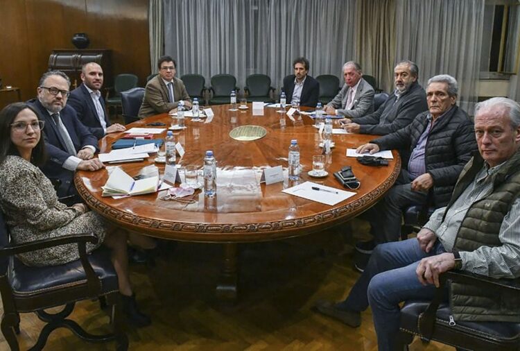 Reunión Gobierno – CGT – UIA. Acuerdo para “coordinar acciones” contra la inflación