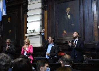 Axel Kicillof: “Vamos destinar todos los recursos para reparar, reconstruir y transformar la Provincia”
