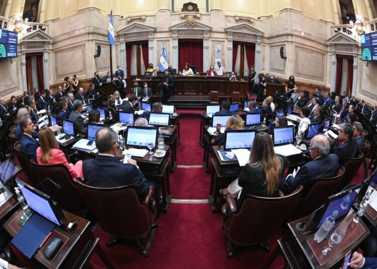 Acuerdo con el FMI. El Senado lo convirtió en ley, Cristina ausente al momento de la votación