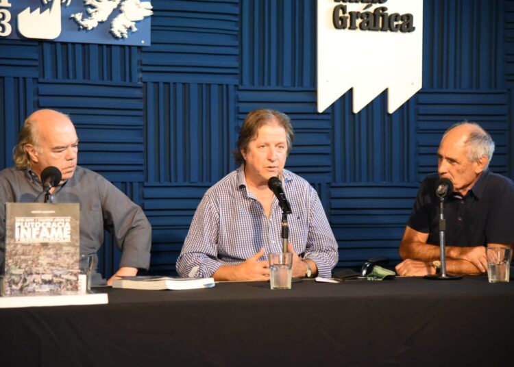 Amichetti y su obra, en el auditorio de la Gráfica