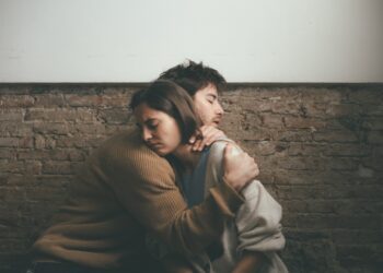 Sería una pena que se marchitaran las plantas. El dolor en el “te estoy dejando”