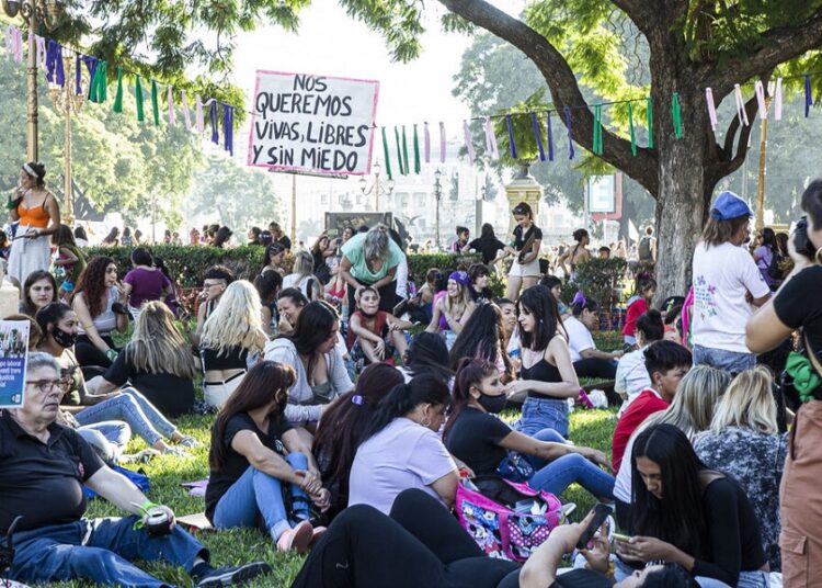 Justicia patriarcal. Una mujer condenada a 23 años por denunciar publicamente al abusador de su hija