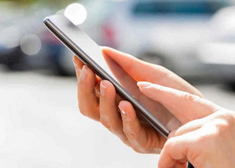 El vice de ENACOM dijo que grandes empresas de telecomunicaciones no deberían cobrar el último aumento