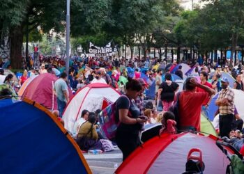 Dina Sánchez: “En lugar de apuntar contra los pobres, discutamos cómo se reparte la torta en Argentina”