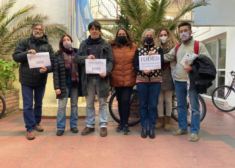 Docentes rechazan la prohibición del lenguaje inclusivo en escuelas porteñas
