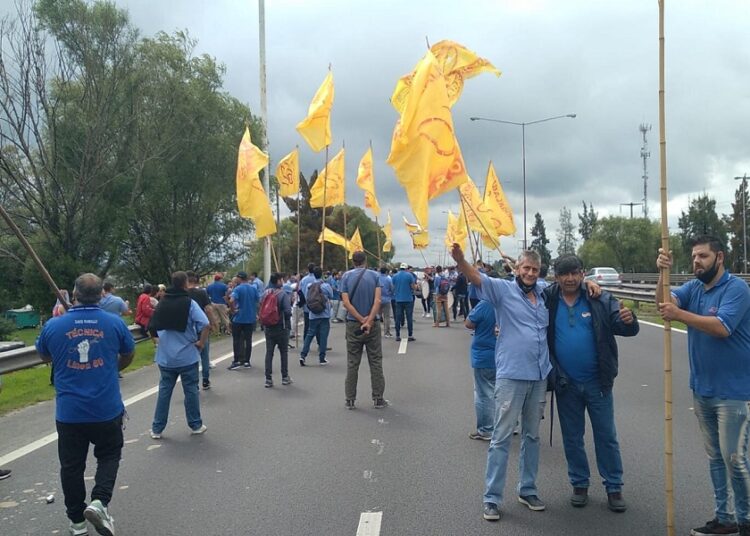 Paro de la línea 60. Choferes denuncian persecución y despidos de delegados sindicales