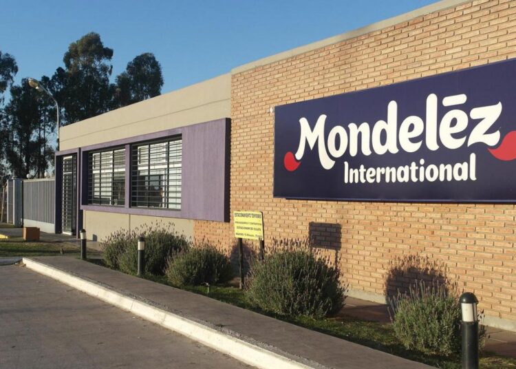 Denuncian 270 despidos a contratados en la empresa Mondelez