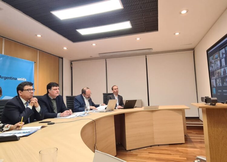 Salario Mínimo, Vital y Móvil. Se acordó un 21% en tres tramos, las posturas gremiales