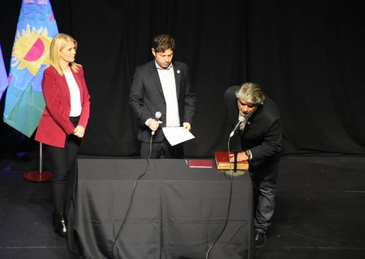 Walter Correa juró como ministro de Trabajo con el respaldo del mundo sindical