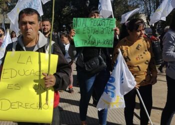 ¿Potenciar o Progresar? Recorte en programas