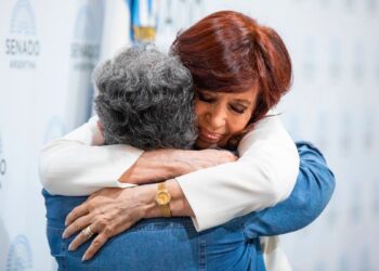 Cristina Fernández de Kirchner: “Estoy viva por Dios y la Virgen”