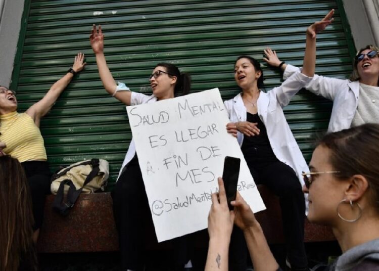 Continúa la jornada de lucha de residentes y concurrentes por mejores salarios
