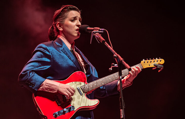 Lucy Patané puso la música a su servicio en Niceto