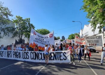 Paro y movilización de médicos concurrentes: “No debería existir el trabajo gratis”