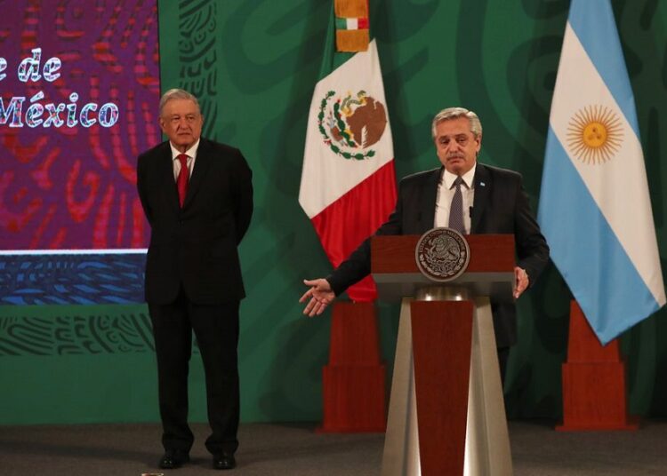 Elecciones BID. López Obrador criticó a Alberto Fernández por su alineamiento con EEUU