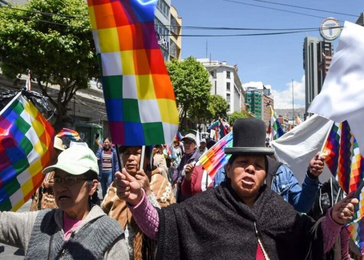 Bolivia. Arce renueva la cúpula militar ante la amenaza de un golpe de estado