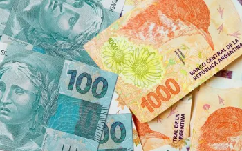 La imprescindible desdolarización