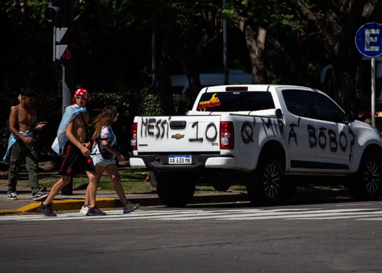 El pueblo respondió: “Andá payá, bobo”