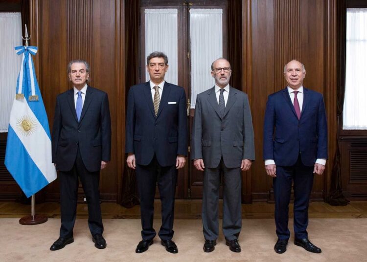 Eduardo Barcesat: “El Ejecutivo puede plantear el enjuiciamiento y remoción de los ministros de la Corte”