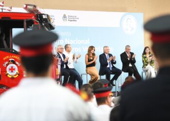 Acto en Avellaneda. Lanzaron el primer Seguro Nacional para Bomberos Voluntarios