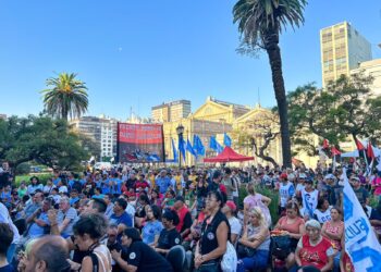 Con asambleas en Plaza Lavalle, gremios exigen una justicia para el pueblo