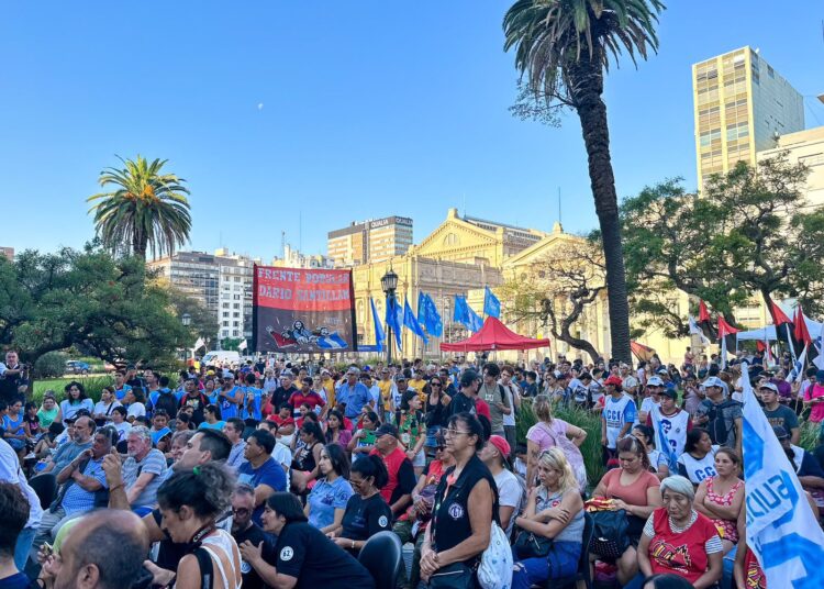 Con asambleas en Plaza Lavalle, gremios exigen una justicia para el pueblo