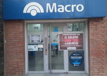 Total acatamiento al paro nacional bancario