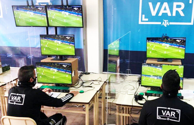 El paradigma arbitral y el ojo que todo lo ve