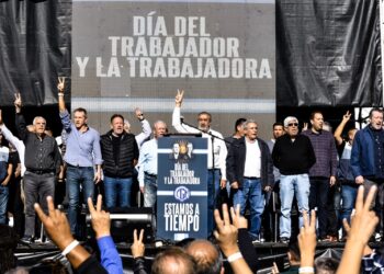 En un acto de bajo impacto, la CGT reclamó un pacto social, rediscutir acuerdo con el FMI y reducir jornada laboral