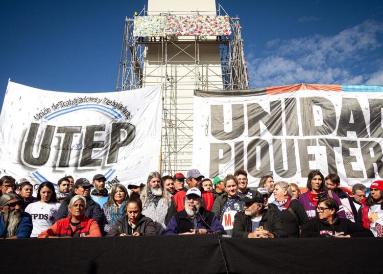 En unidad, organizaciones sociales profundizan plan de lucha