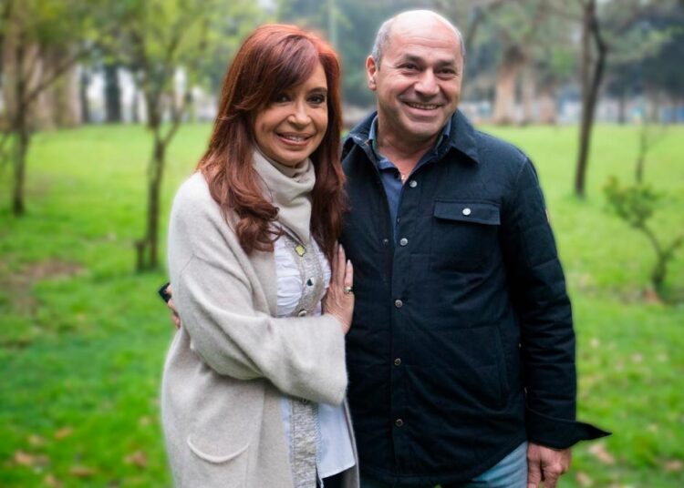 Mario Secco: “Cristina prefiere no ser candidata para no lastimarnos en plena campaña”