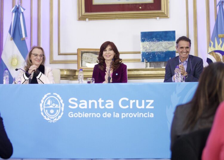 Cristina en Río Gallegos: Entre el pedido de diálogo por el FMI y los dardos para la interna del oficialismo