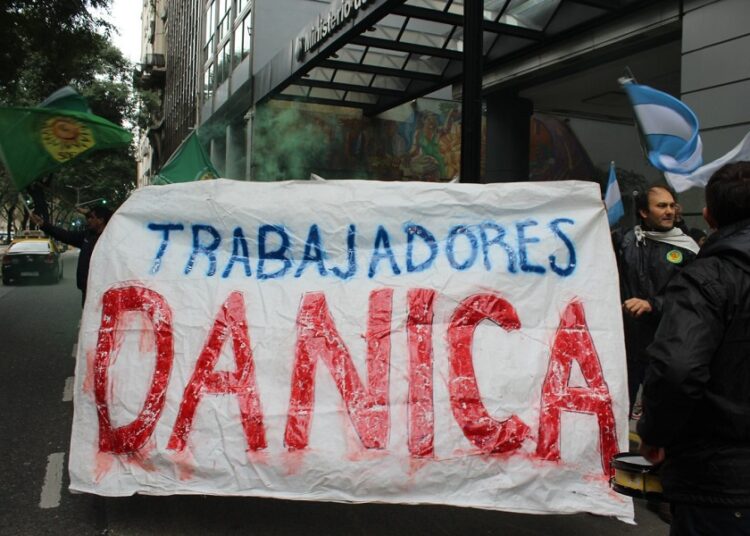 Trabajadores de Dánica reclaman mejoras salariales