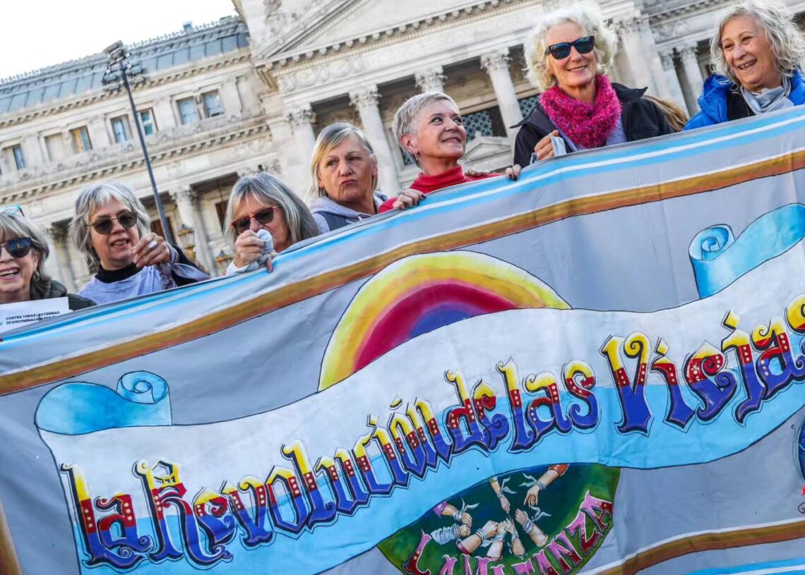 Edadismo y viejismo: punto por punto, el proyecto de ley que ingresó al Congreso