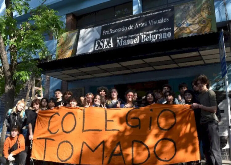 Tomas de colegios: el testimonio de una de las madres demandadas