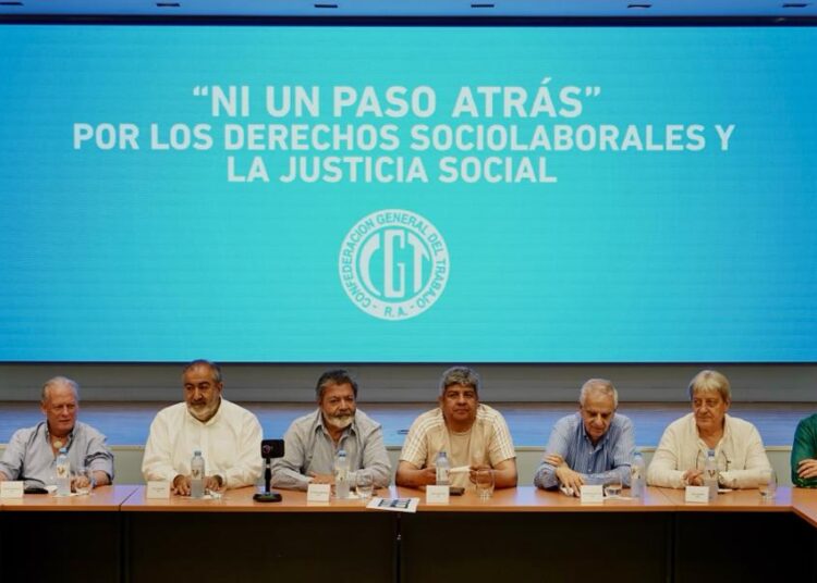 Crónicas Gremiales. Se reunió la CGT, asambleas en medios públicos, incremento salarial para estatales