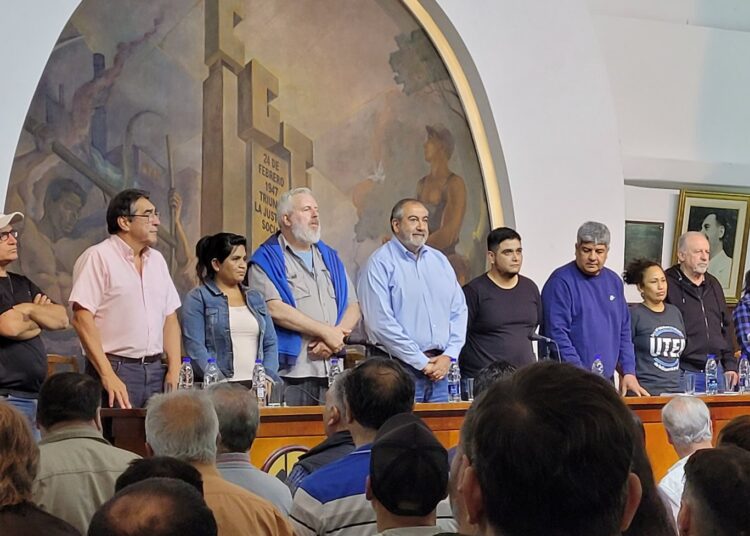 Crónicas Gremiales. Unidad antimotosierra, la UTEP en la CGT, estatales con la guardia en alto
