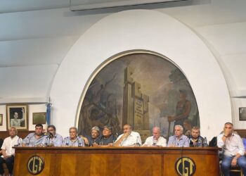 La CGT convoca al paro el 24 de enero con movilización al Congreso