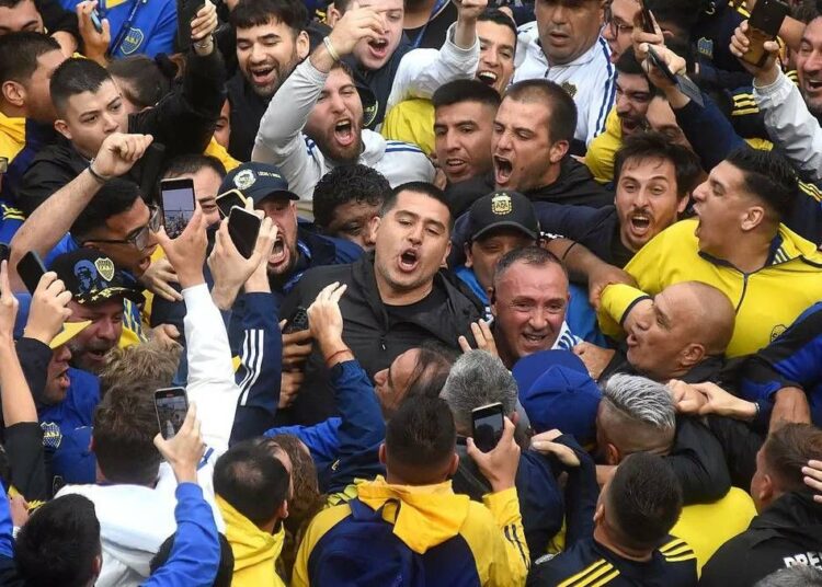 Riquelme: el hombre llano que le torció la muñeca al poder