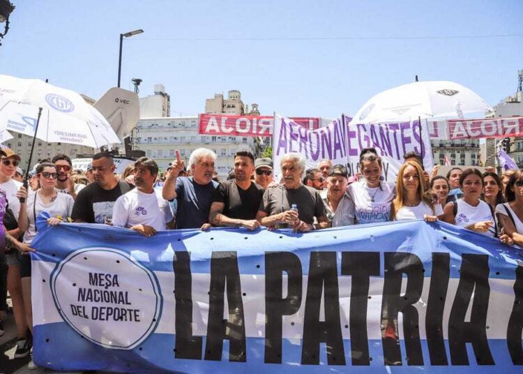En la calle, la Mesa Nacional del Deporte le dijo no al DNU y la Ley Ómnibus
